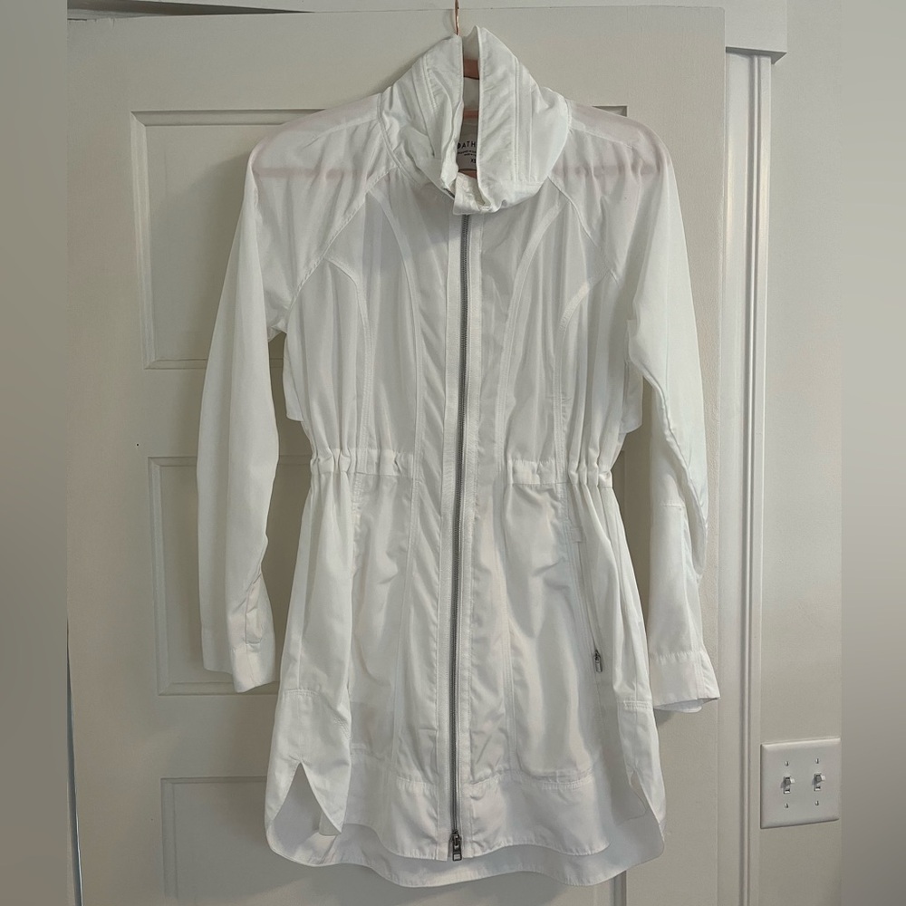 Athleta raincoat white hidden hood